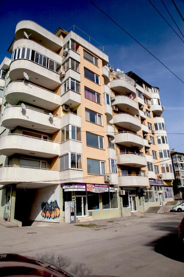Stadium Apartments Veliko Tarnovo Extérieur photo