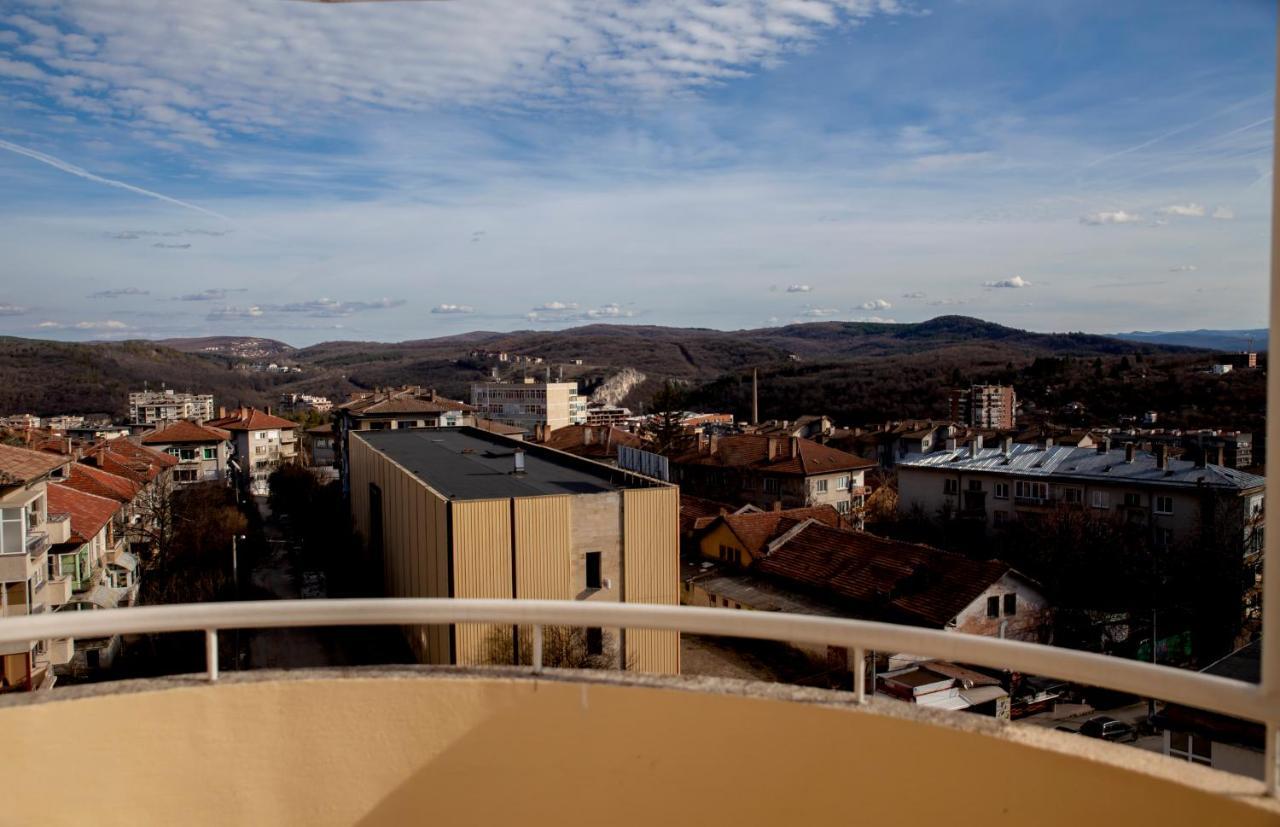 Stadium Apartments Veliko Tarnovo Extérieur photo