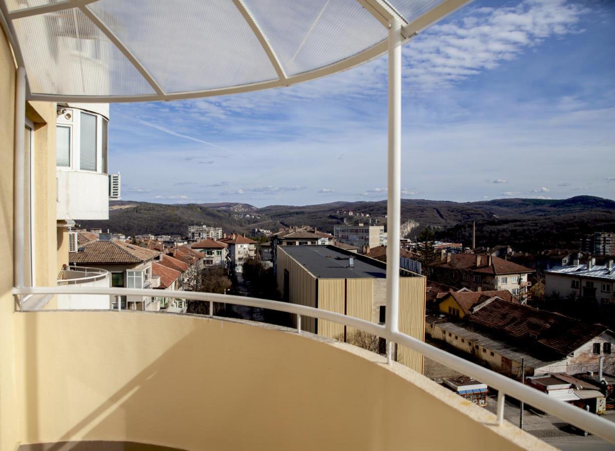 Stadium Apartments Veliko Tarnovo Extérieur photo